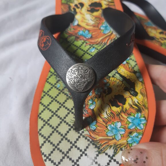 NWOT Ed Hardy flops - Picture 5 of 10